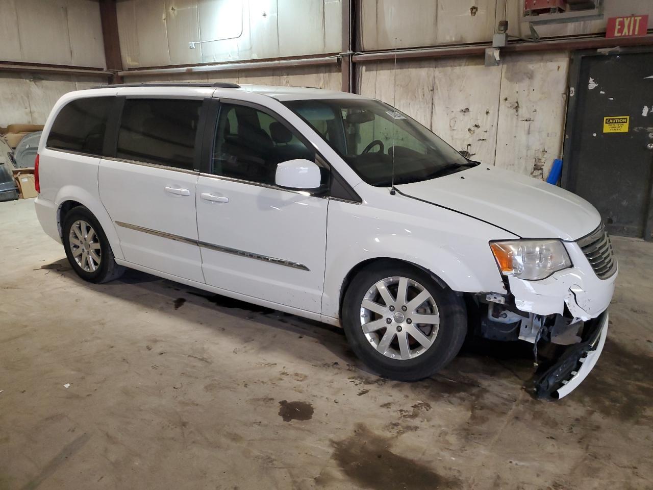 2014 CHRYSLER TOWN & COU - Image 4