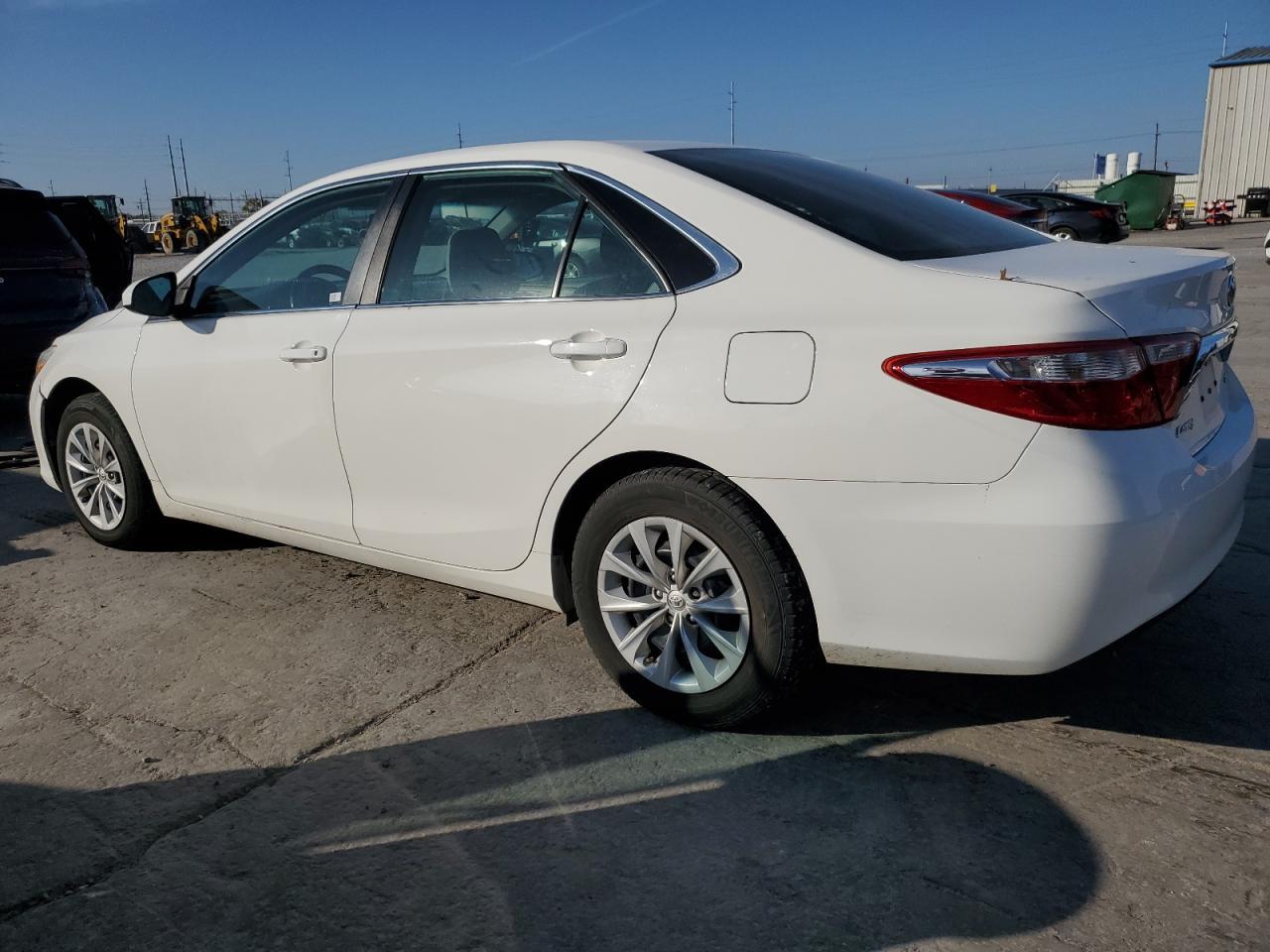 2015 TOYOTA CAMRY LE - Фото 2