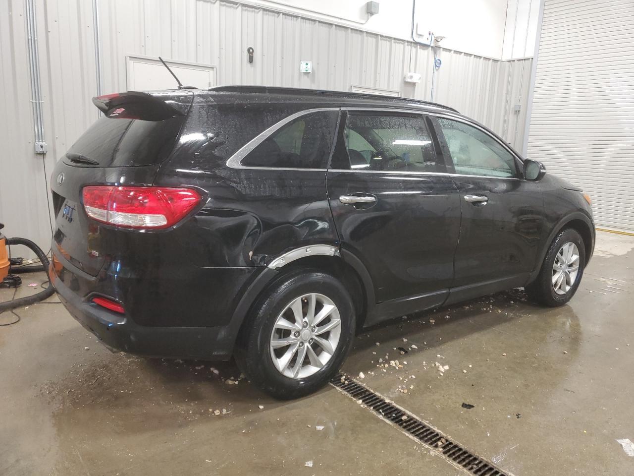 2016 KIA SORENTO LX - Фото 3