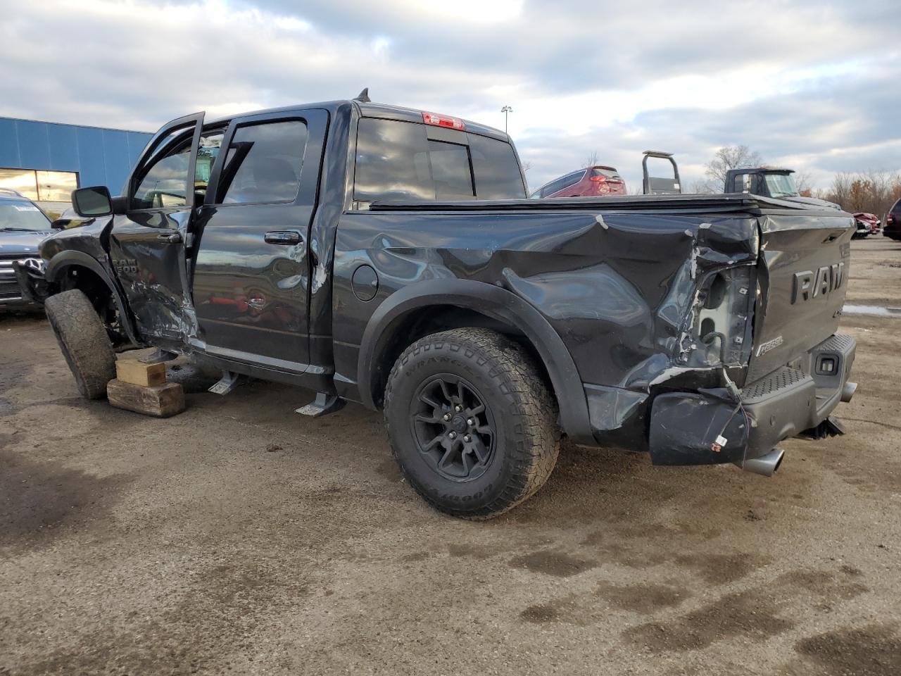 2017 RAM 1500 REBEL - Фото 2