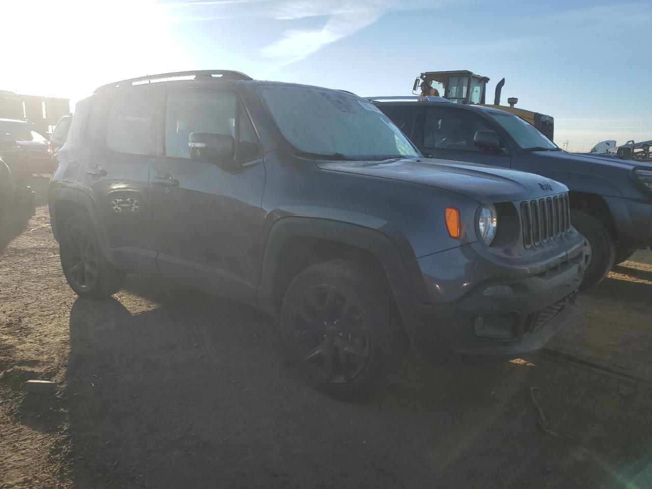 2017 JEEP RENEGADE L - Image 4