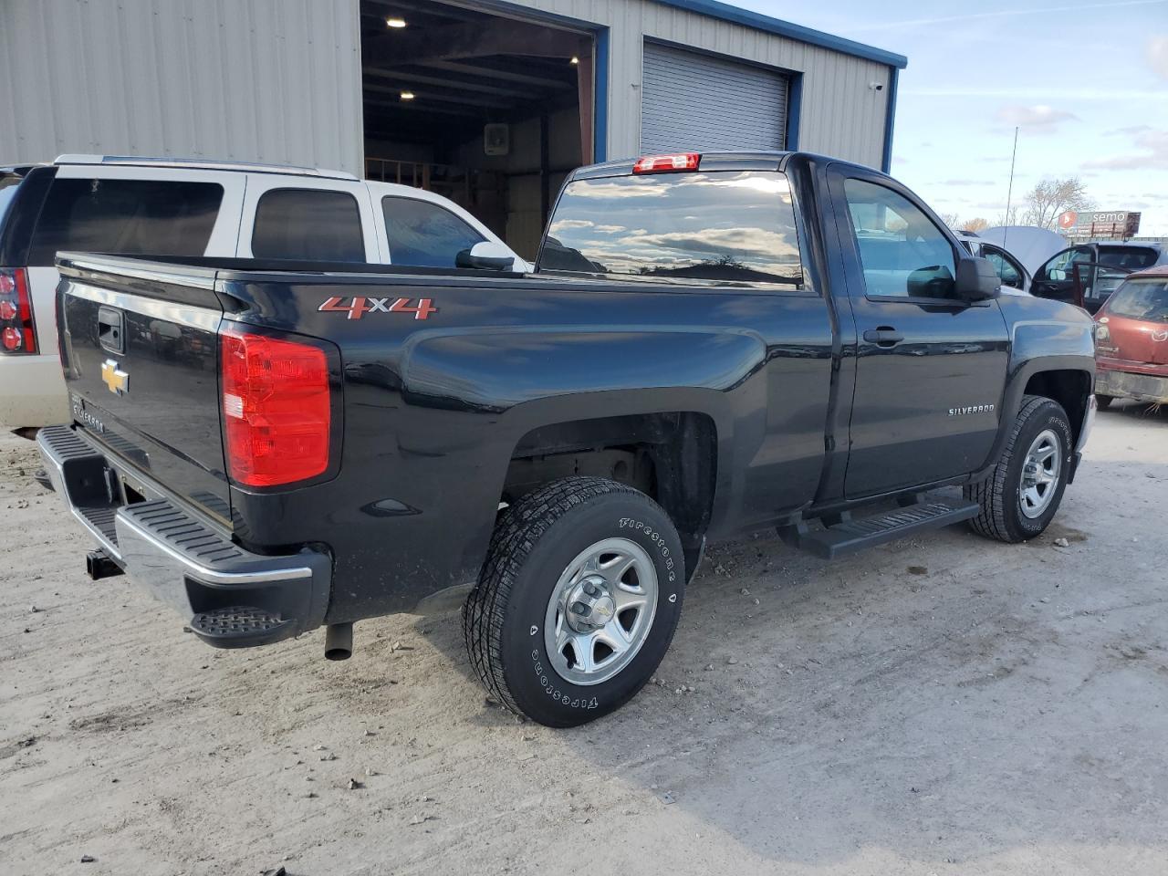 2018 CHEVROLET SILVERADO - Фото 3