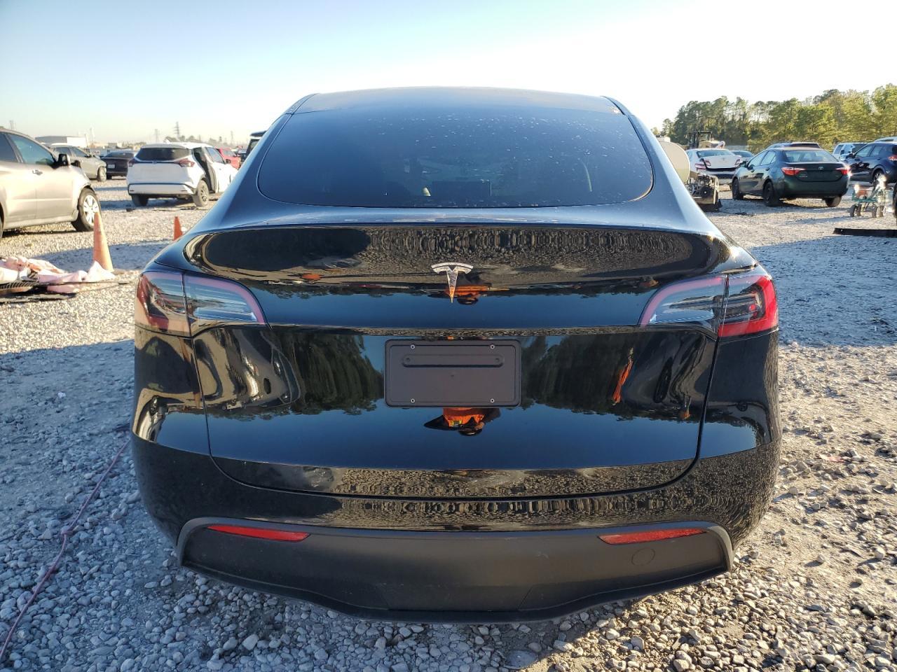 2024 TESLA MODEL Y - Image 6