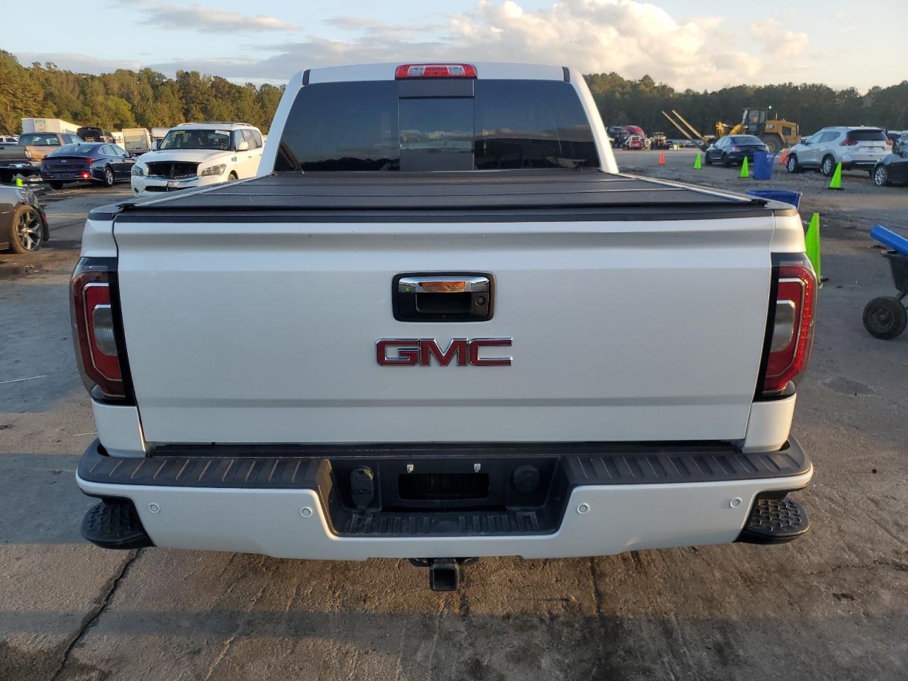 2017 GMC SIERRA K15 - Image 6