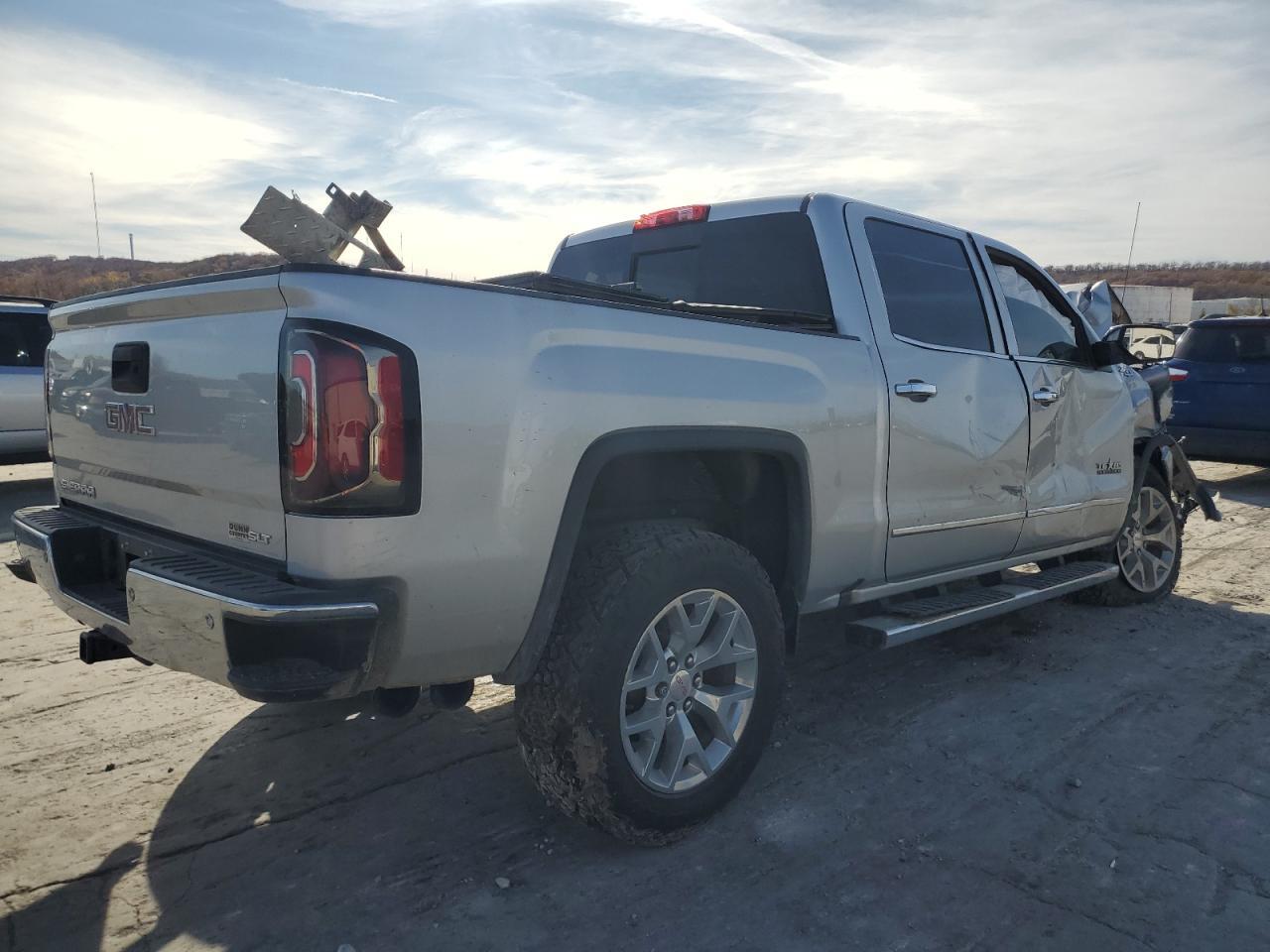 2018 GMC SIERRA K15 - Фото 3
