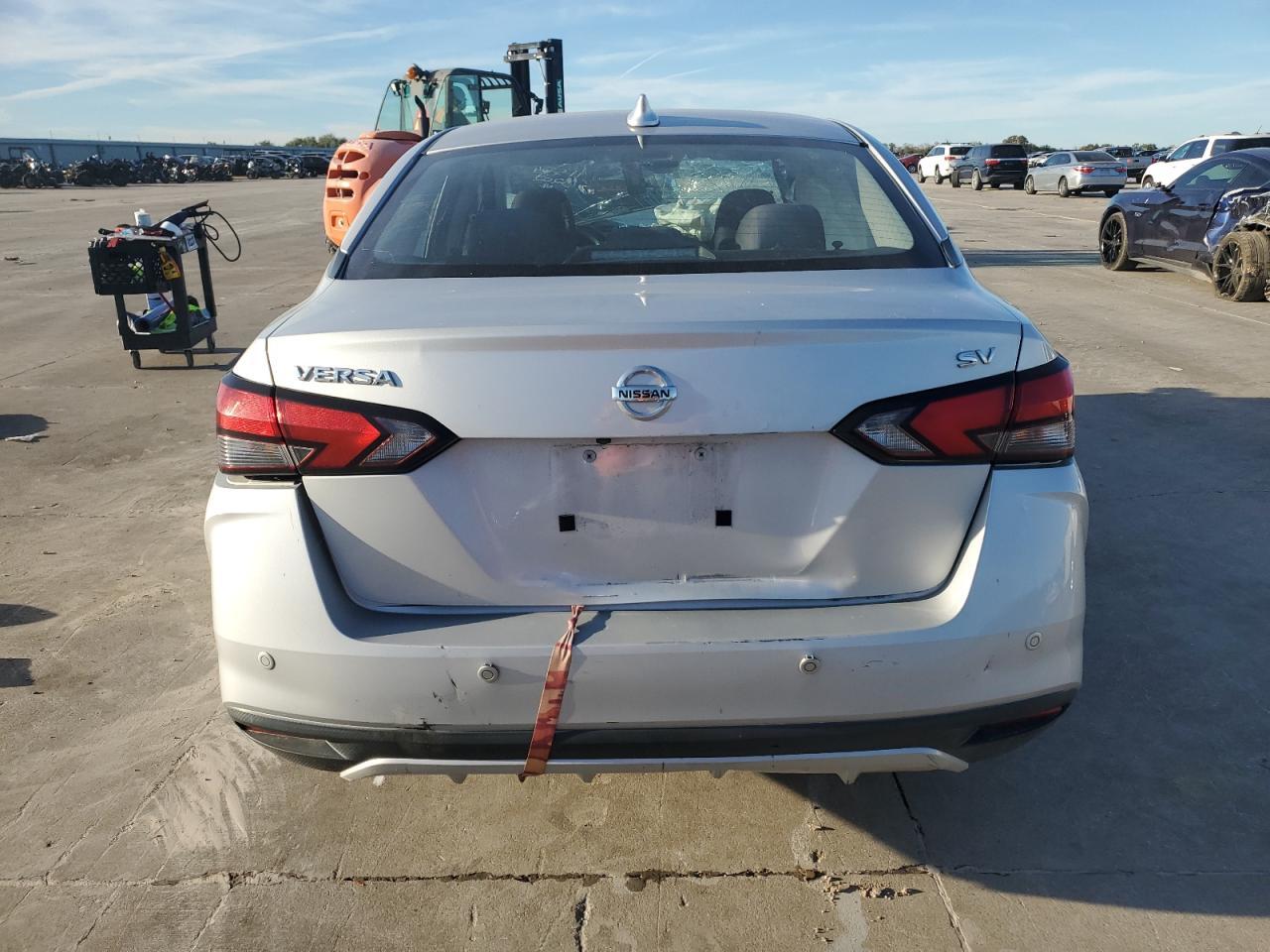 2021 NISSAN VERSA SV - Image 6