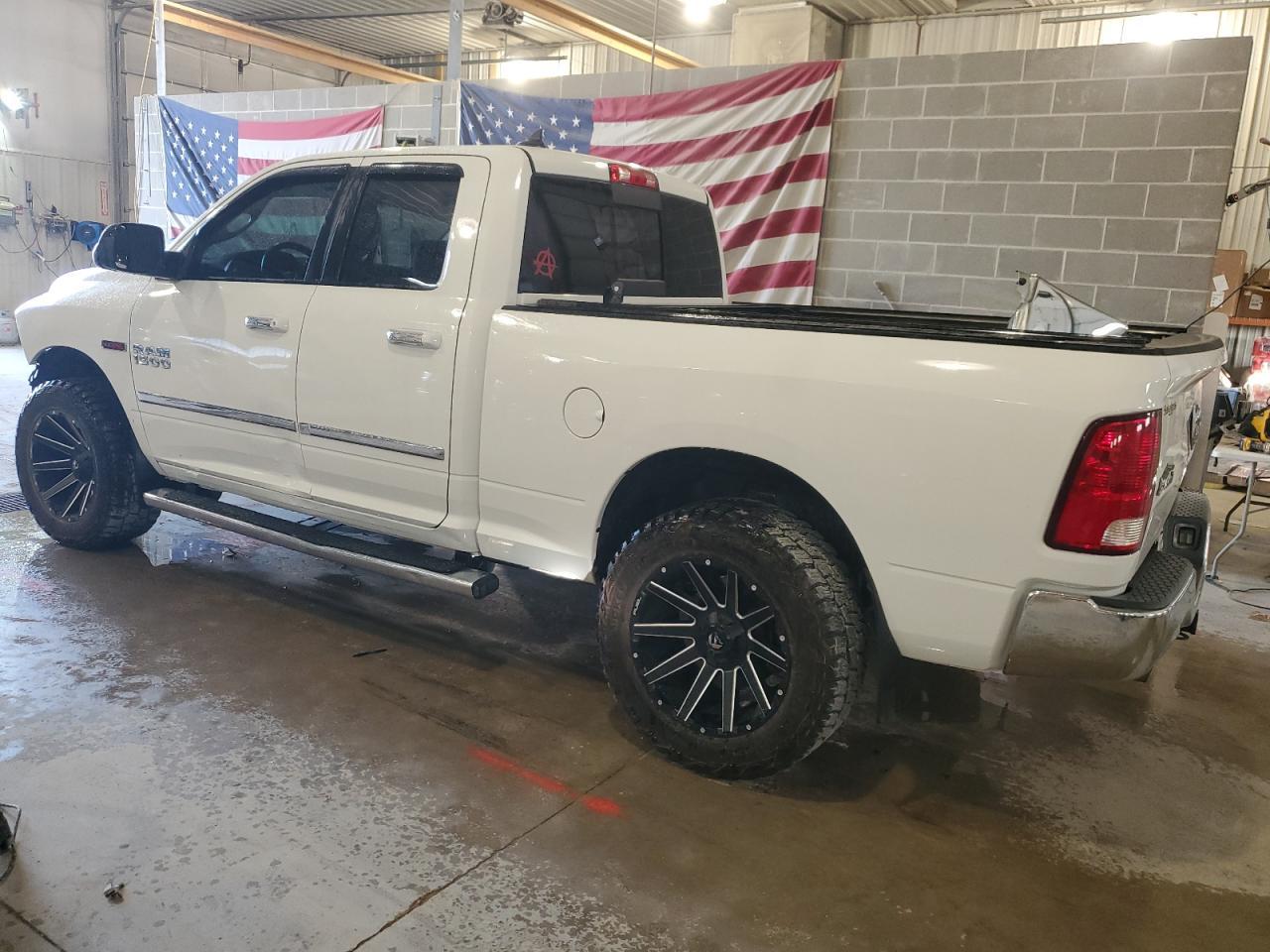 2014 RAM 1500 SLT - Image 2