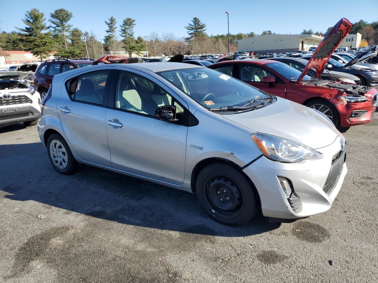 2016 TOYOTA PRIUS C - Фото 4