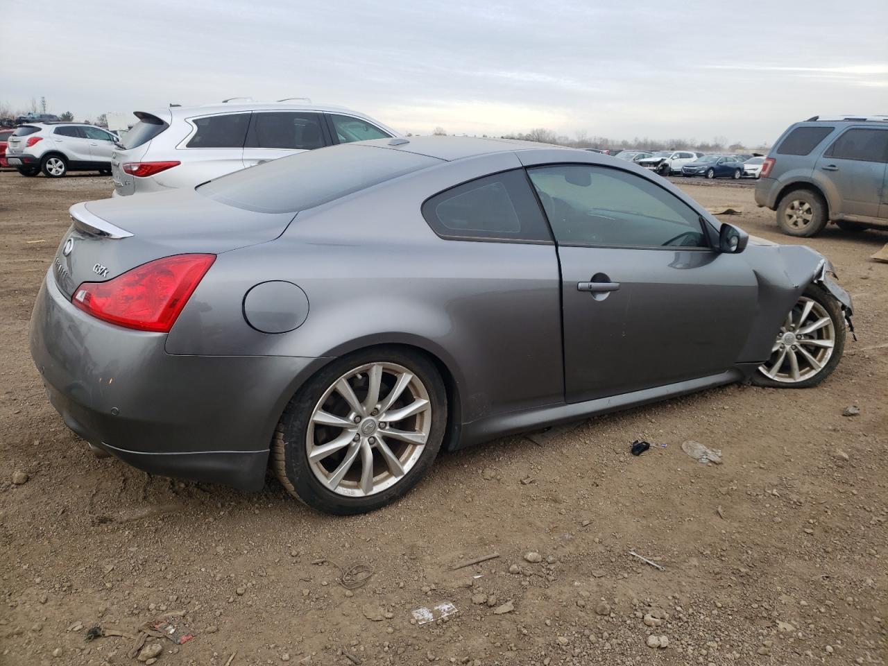 2011 INFINITI G37 - Image 3