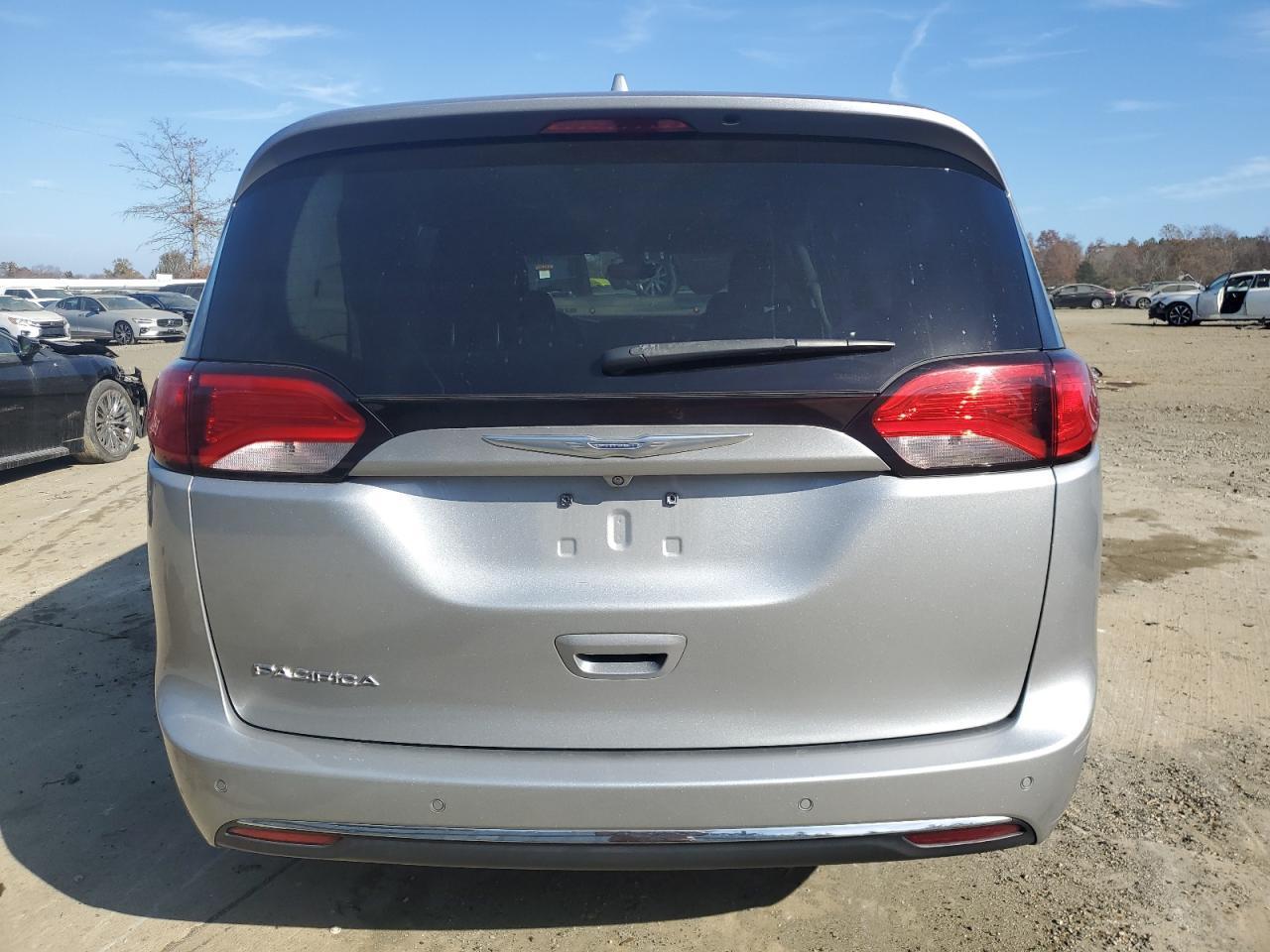 2017 CHRYSLER PACIFICA T - Image 6