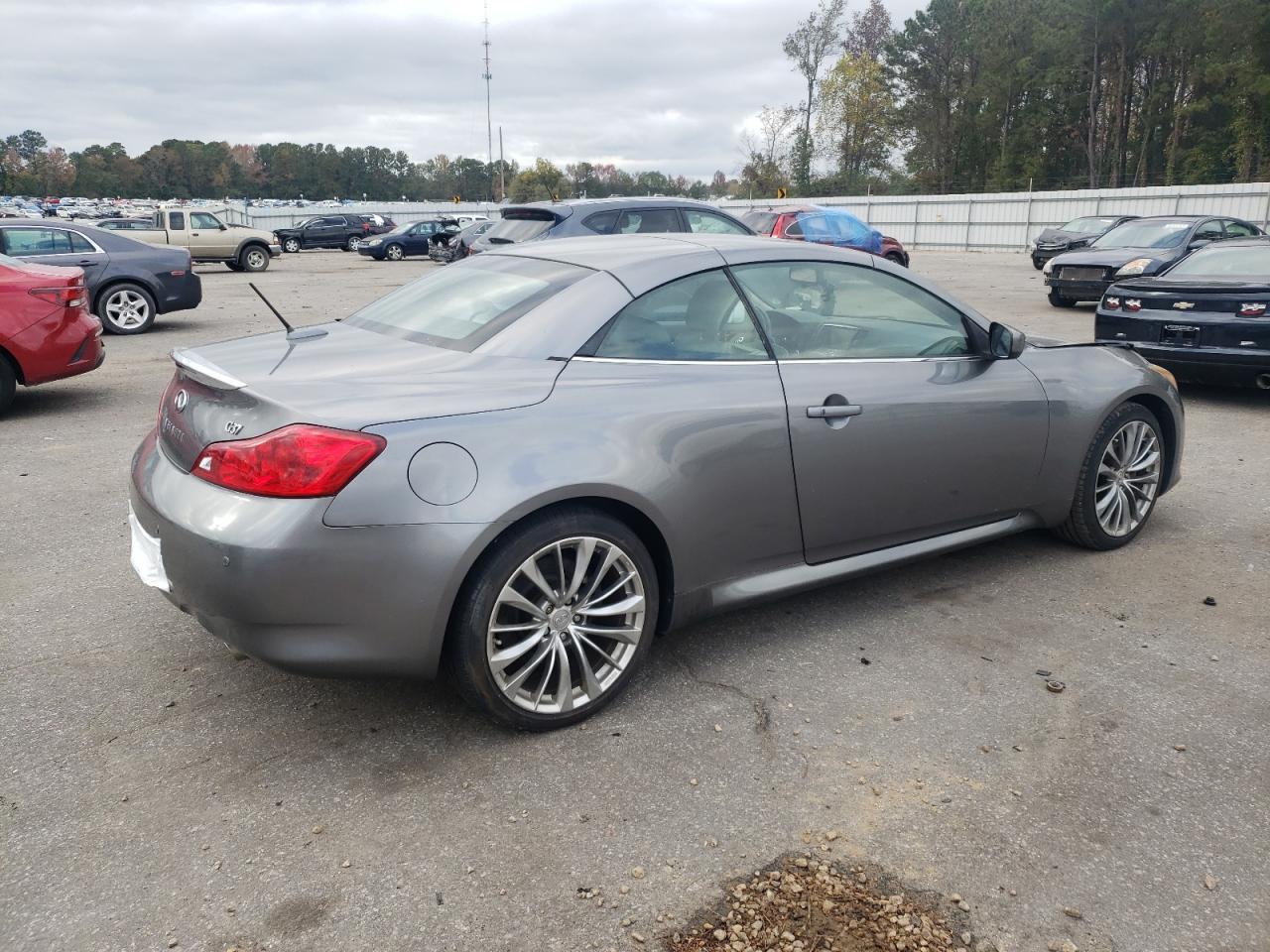 2011 INFINITI G37 BASE - Image 3