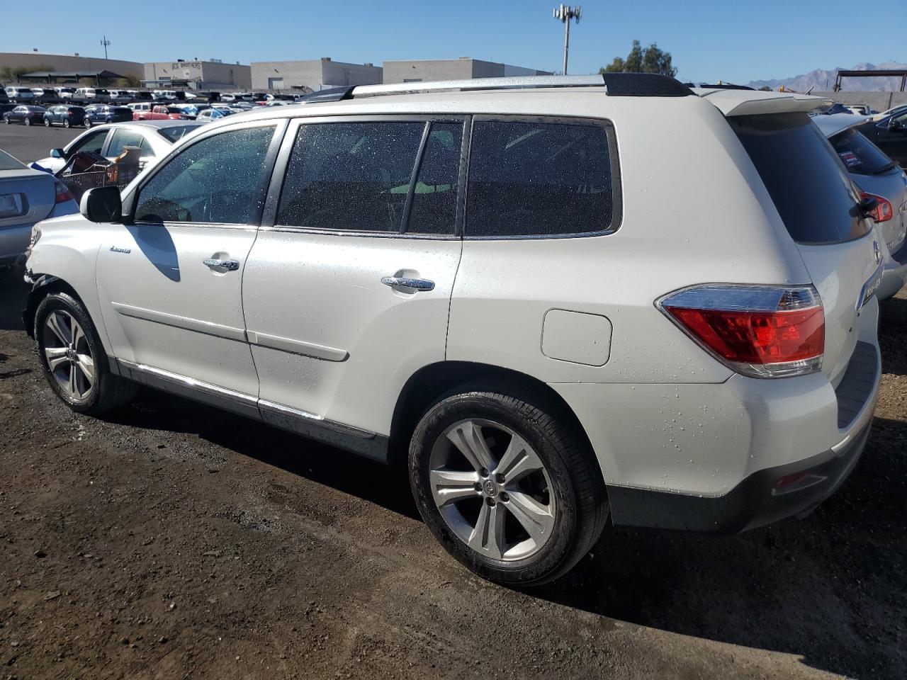 2012 TOYOTA HIGHLANDER - Image 2