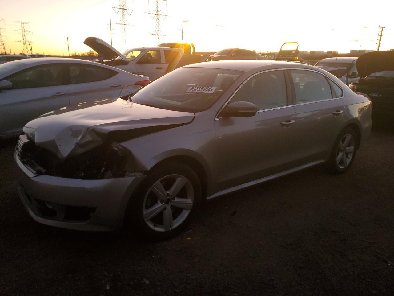 2013 VOLKSWAGEN PASSAT SE