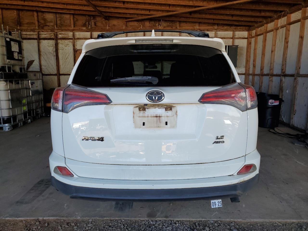 2017 TOYOTA RAV4 LE - Фото 6
