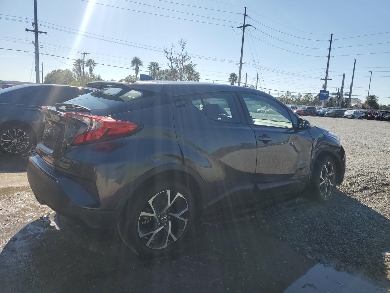 2022 TOYOTA C-HR XLE - Фото 3