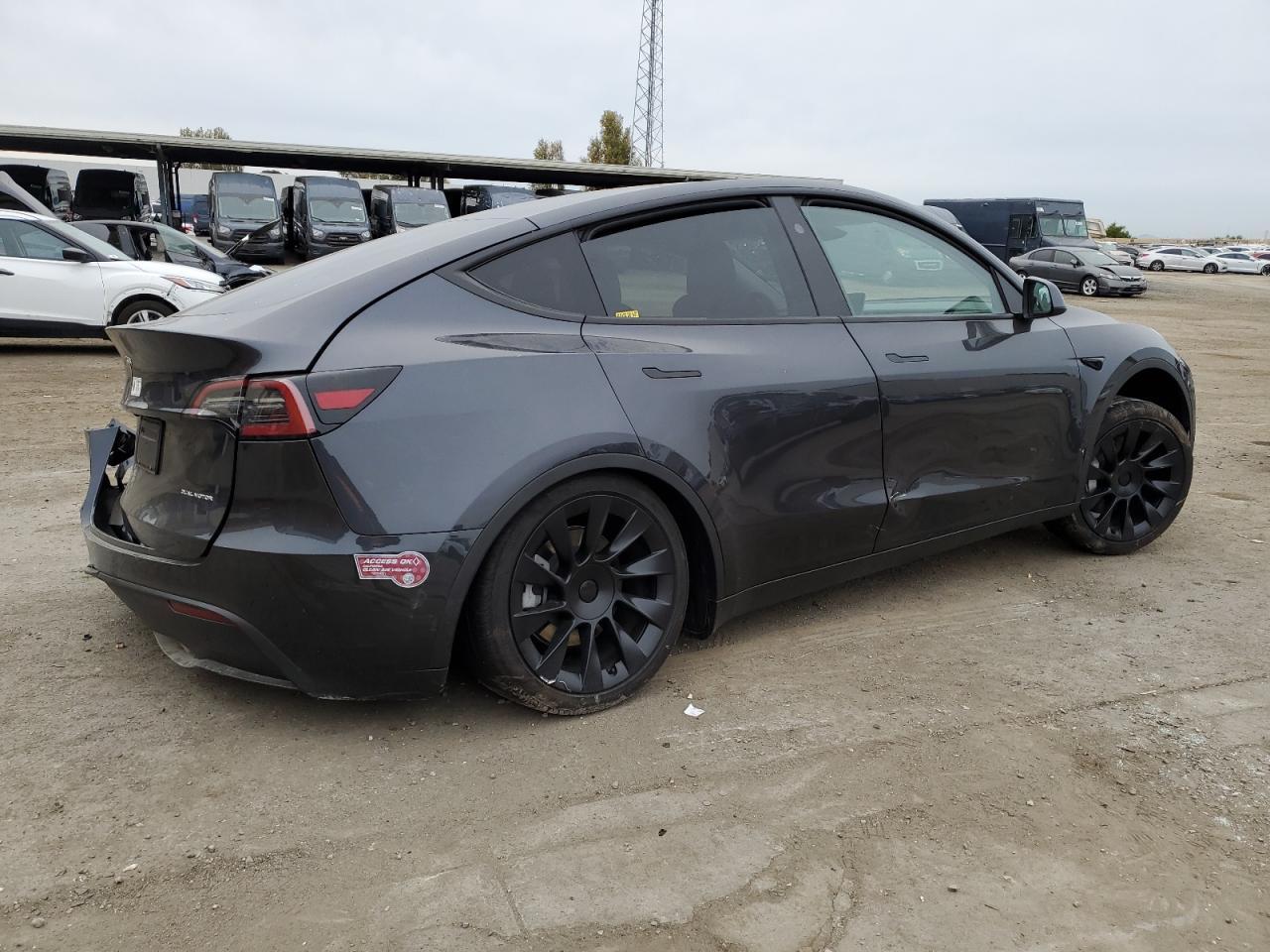 2024 TESLA MODEL Y - Image 3