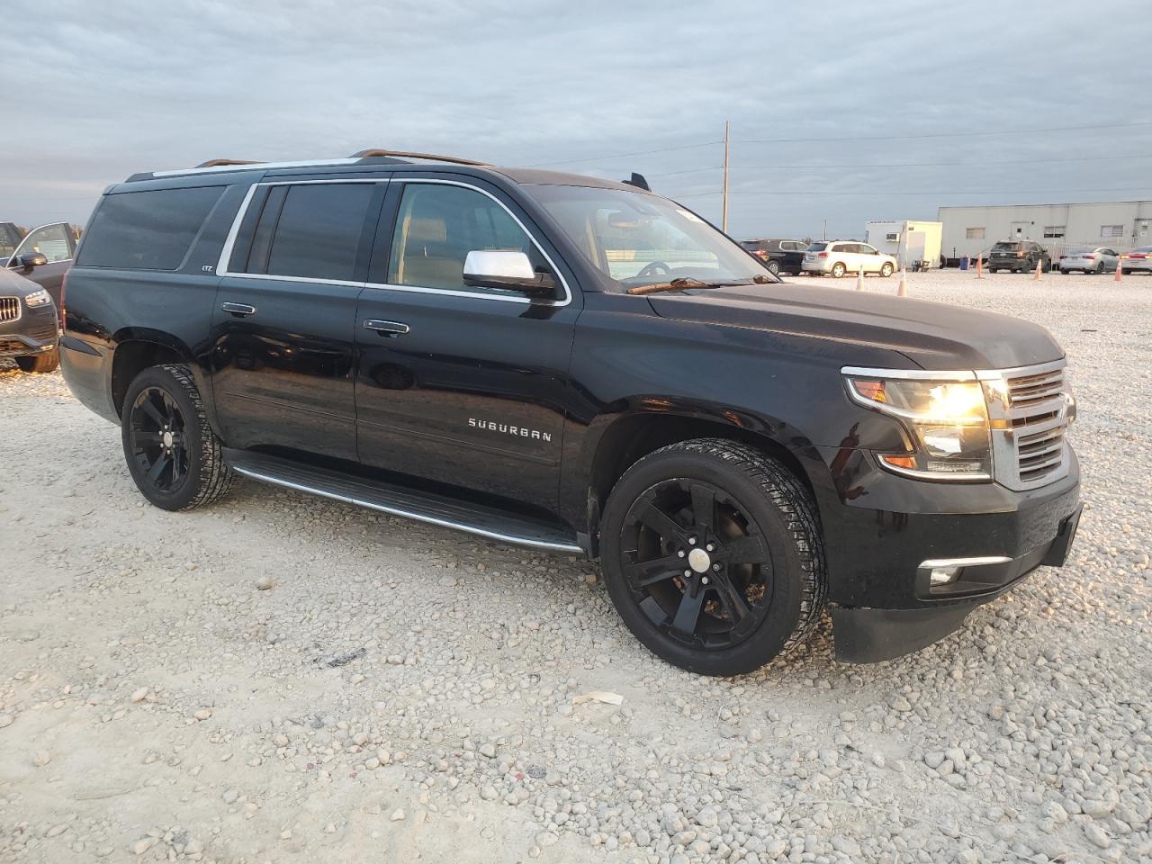 2016 CHEVROLET SUBURBAN K - Image 4