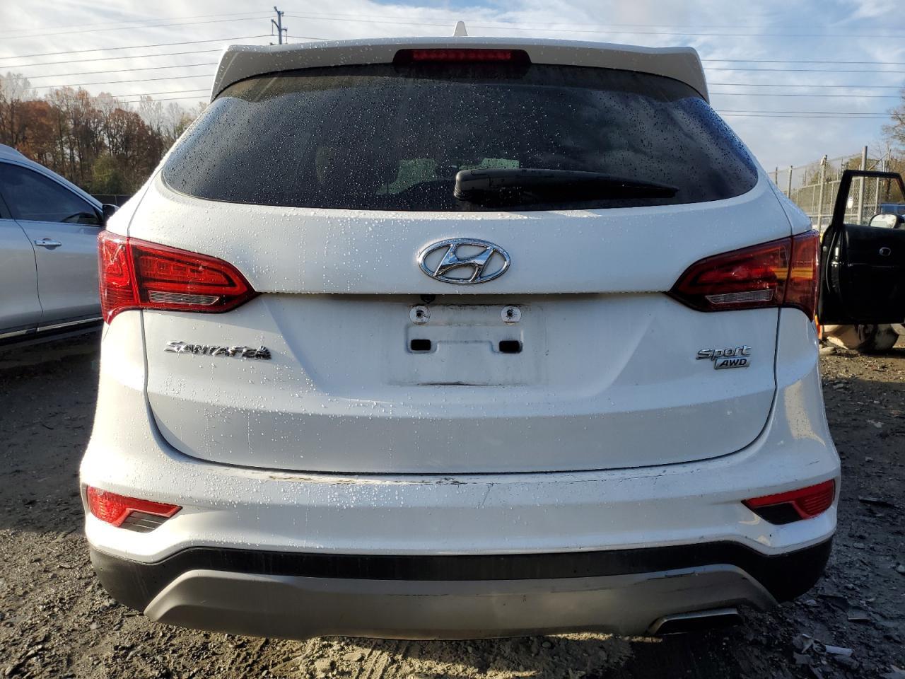 2017 HYUNDAI SANTA FE S - Image 6
