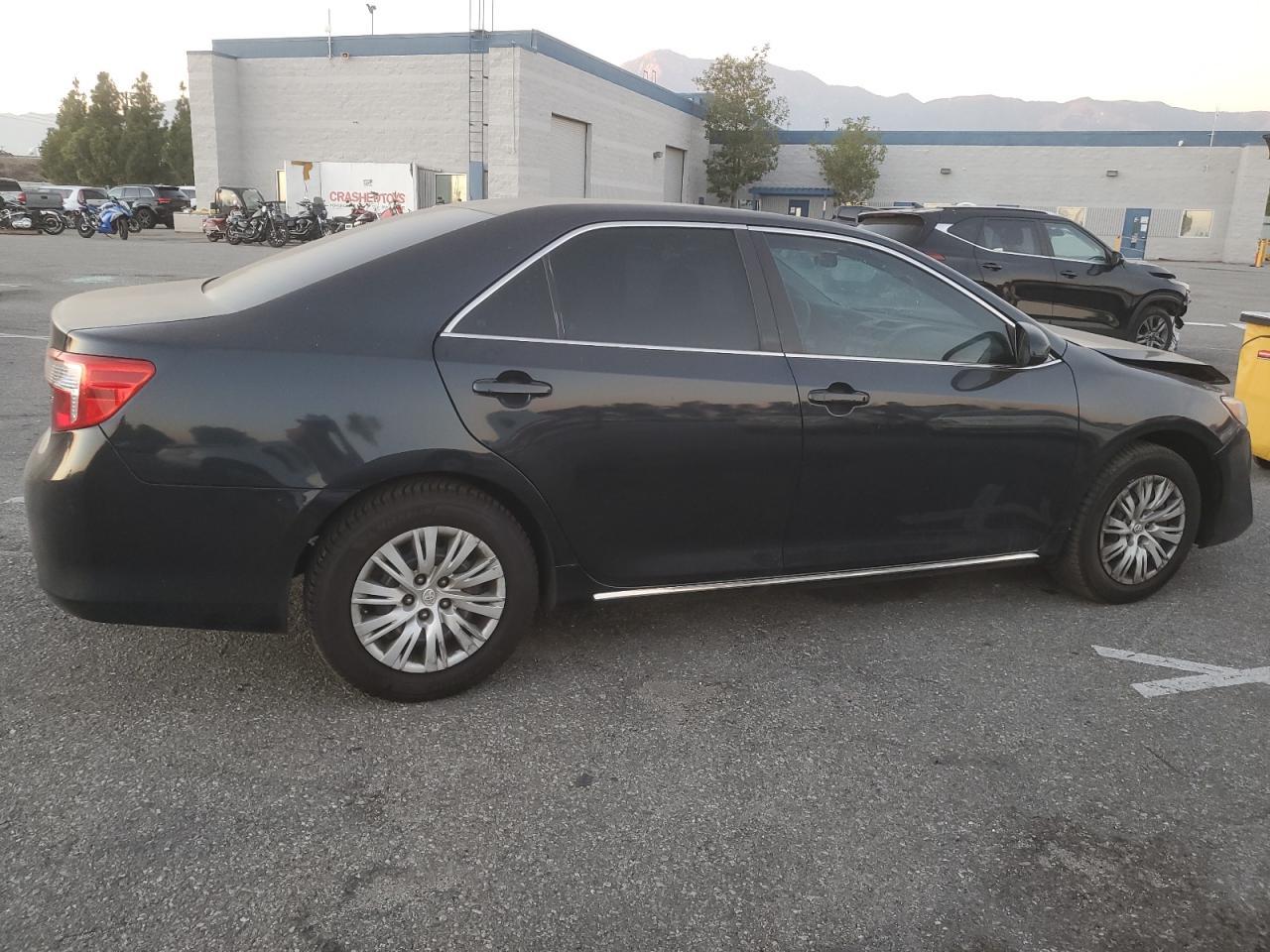 2014 TOYOTA CAMRY L - Фото 3