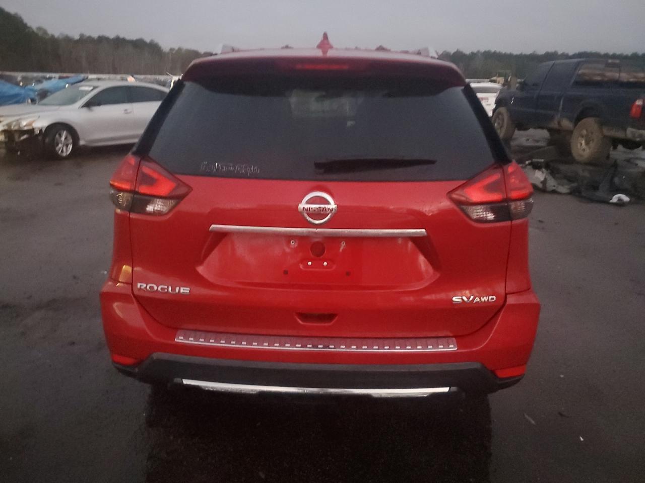 2017 NISSAN ROGUE SV - Фото 6
