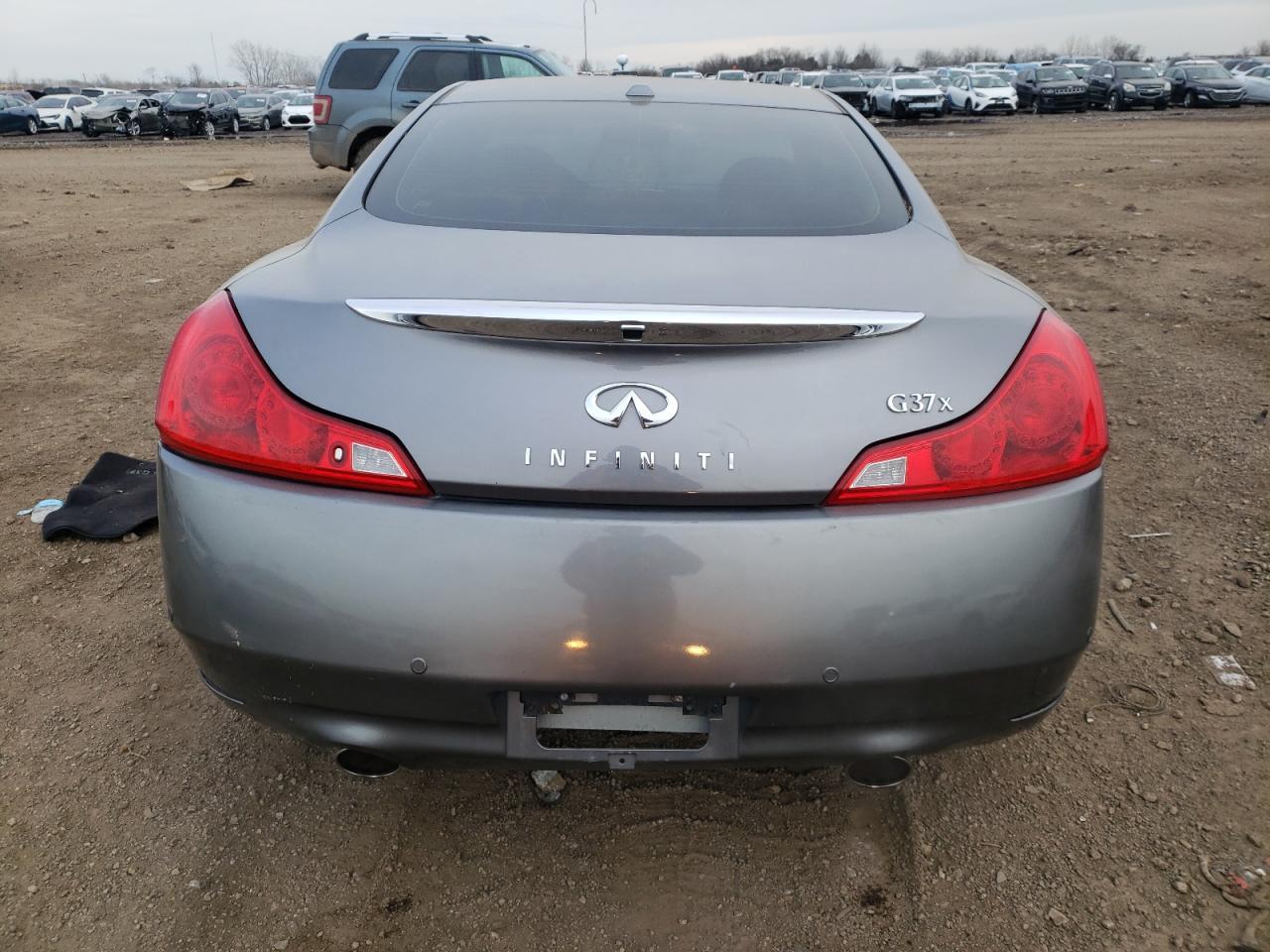 2011 INFINITI G37 - Image 6