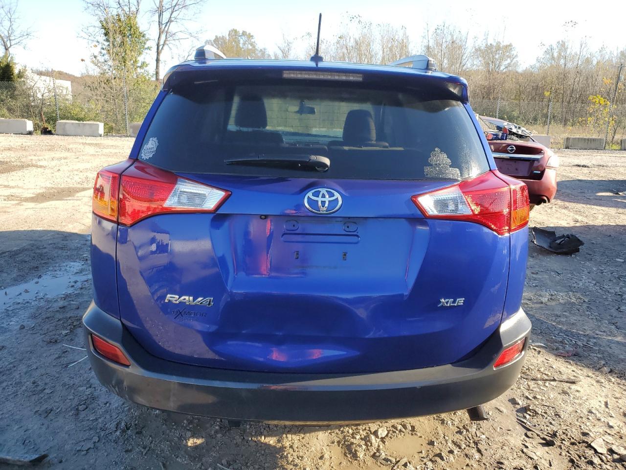 2015 TOYOTA RAV4 XLE - Image 6