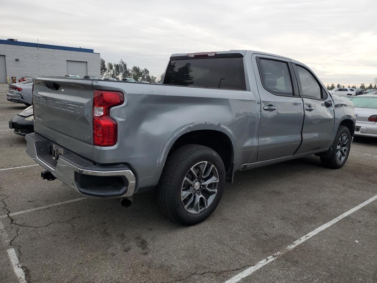 2023 CHEVROLET SILVERADO - Фото 3