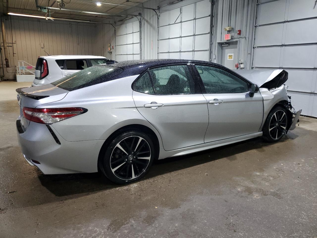 2019 TOYOTA CAMRY XSE - Image 3
