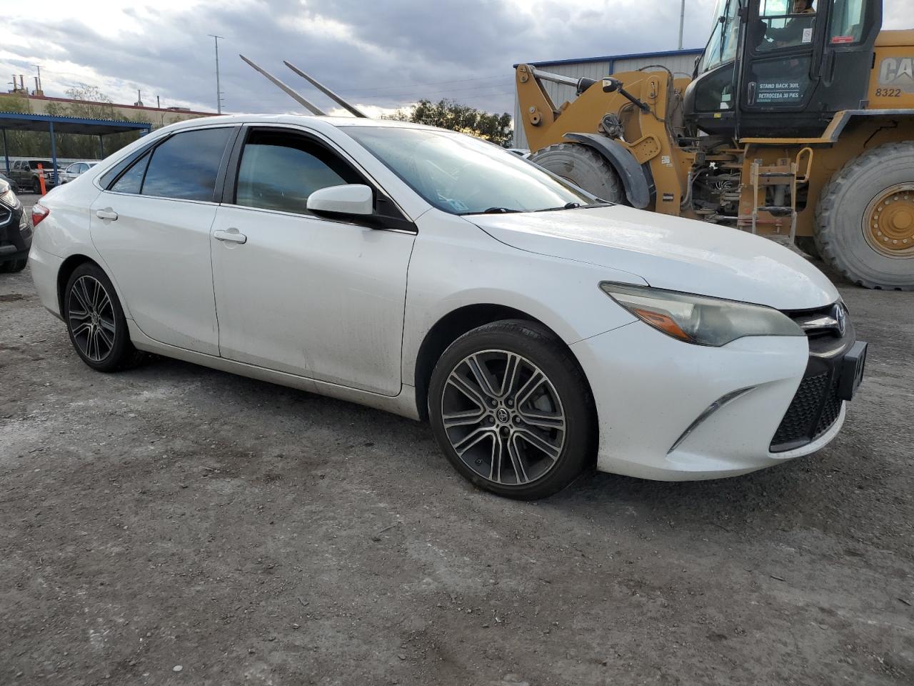 2016 TOYOTA CAMRY LE - Фото 4