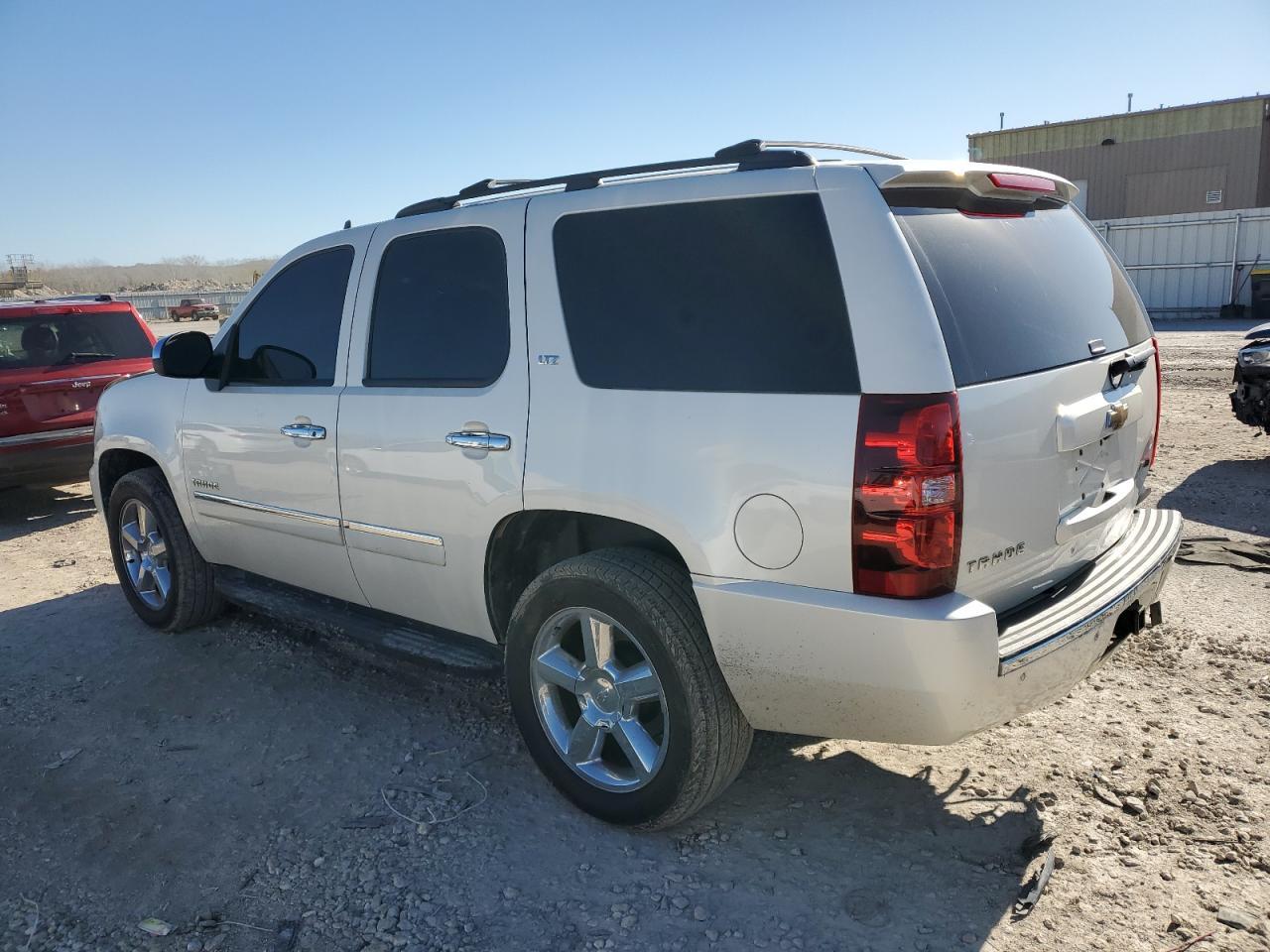 2011 CHEVROLET TAHOE K150 - Image 2