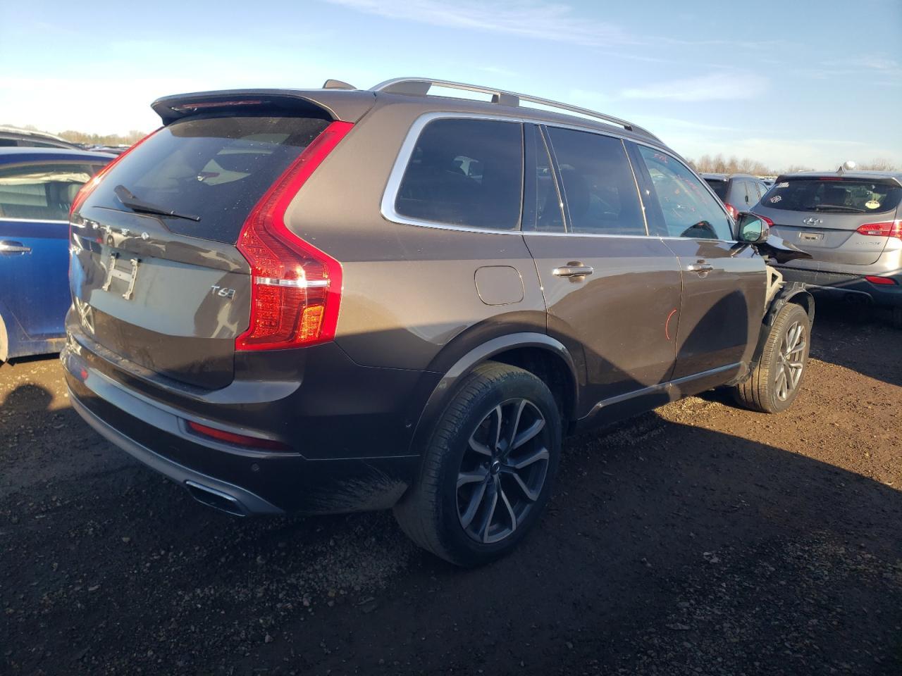 2016 VOLVO XC90 T6 - Фото 3