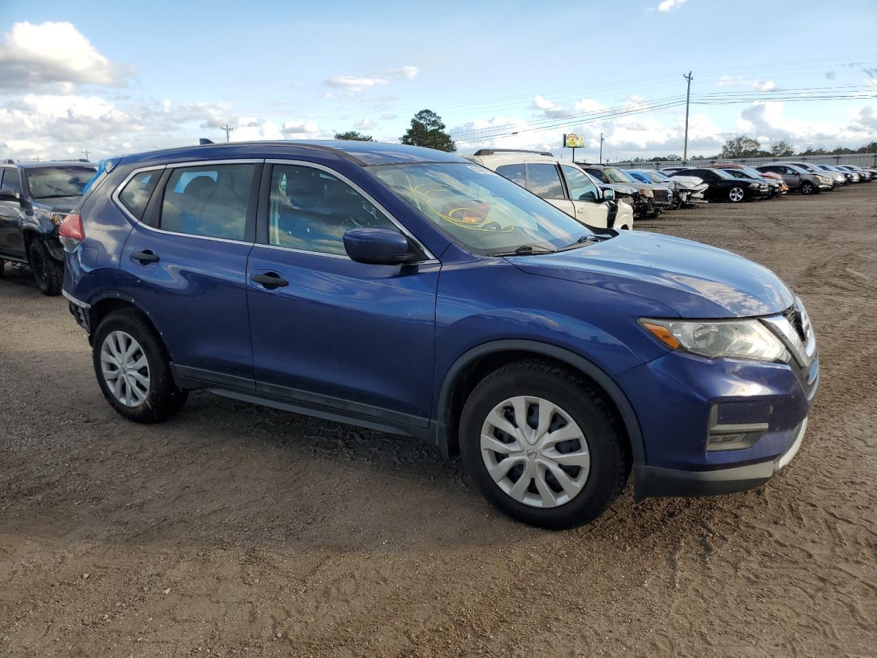 2017 NISSAN ROGUE S - Image 4