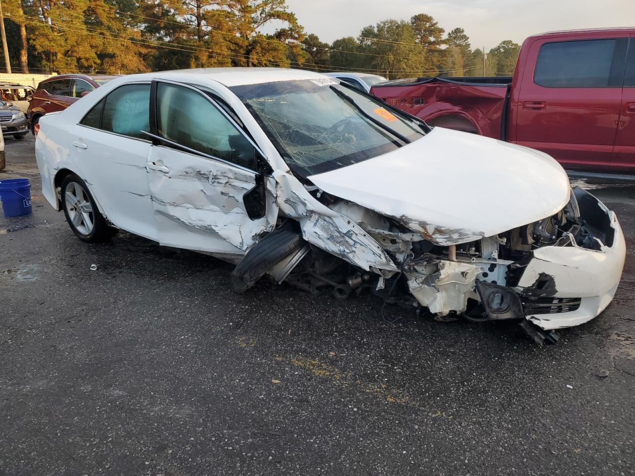 2014 TOYOTA CAMRY L - Image 4