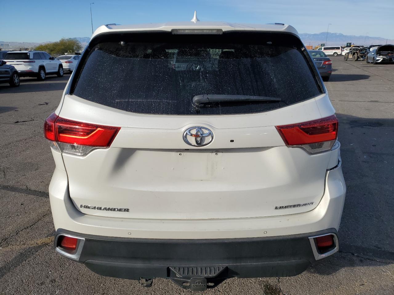 2018 TOYOTA HIGHLANDER - Фото 6