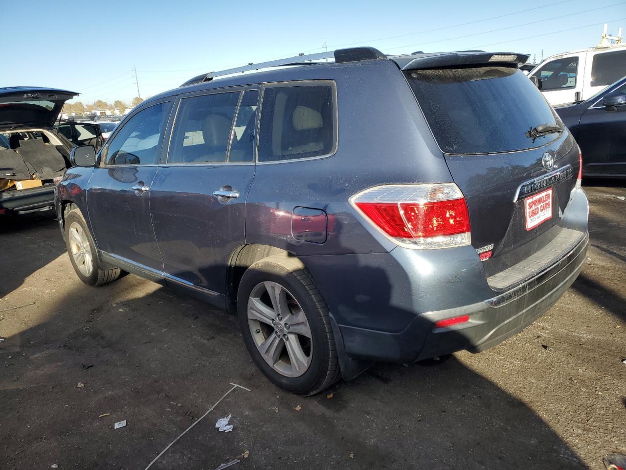 2012 TOYOTA HIGHLANDER - Image 2