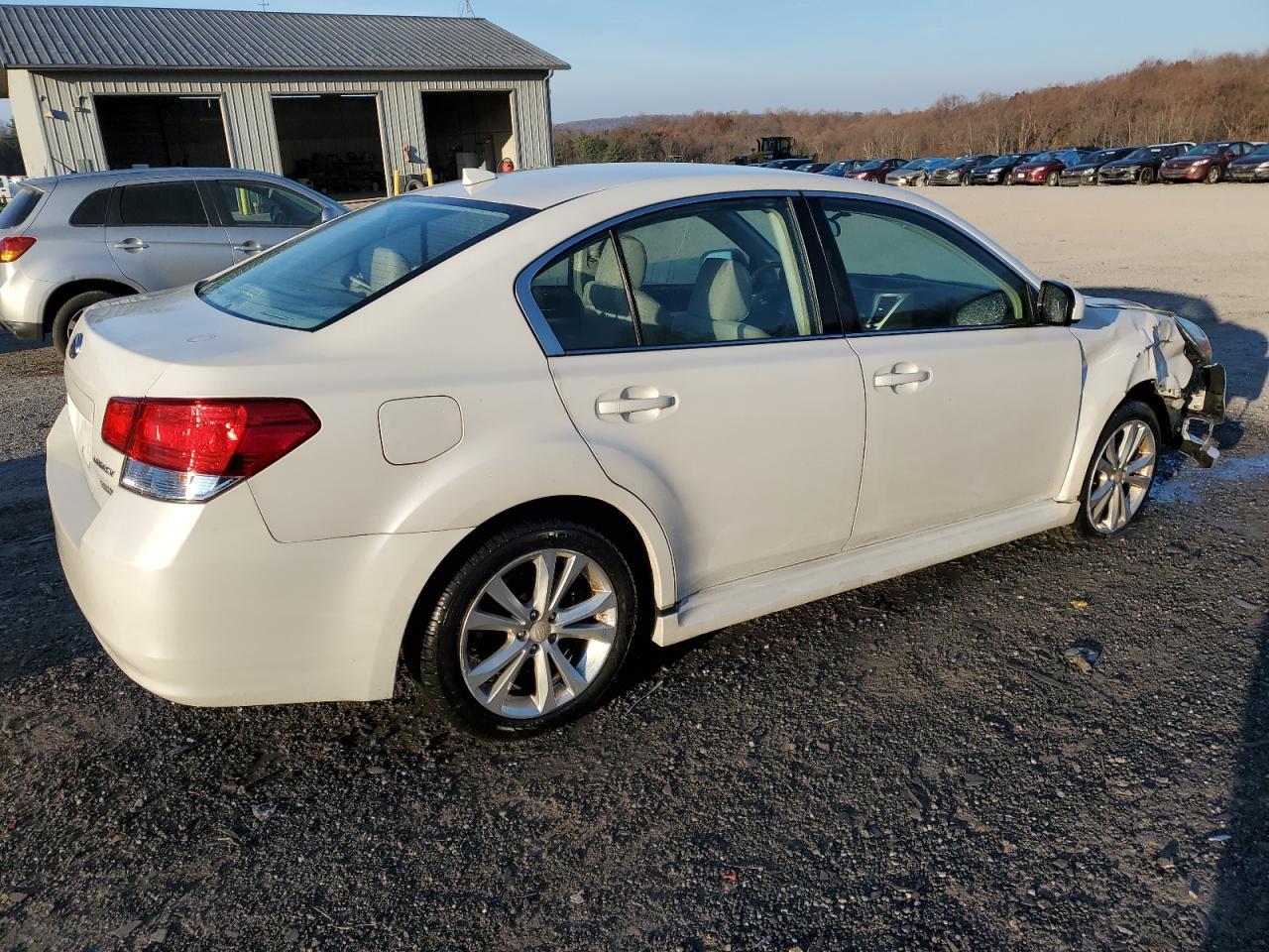 2014 SUBARU LEGACY 2.5 - Image 3
