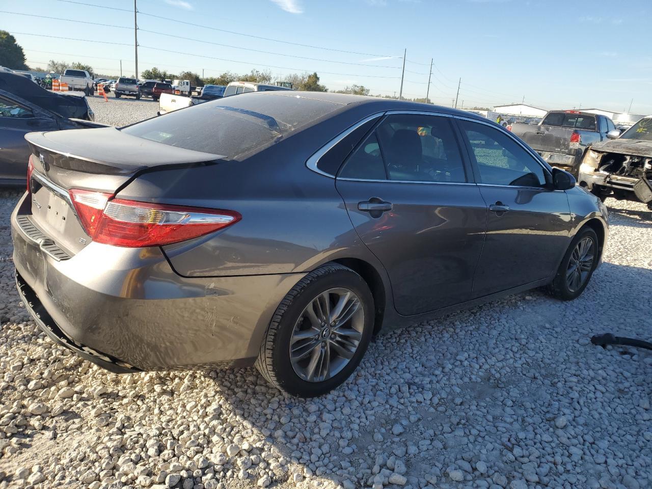 2016 TOYOTA CAMRY LE - Фото 3