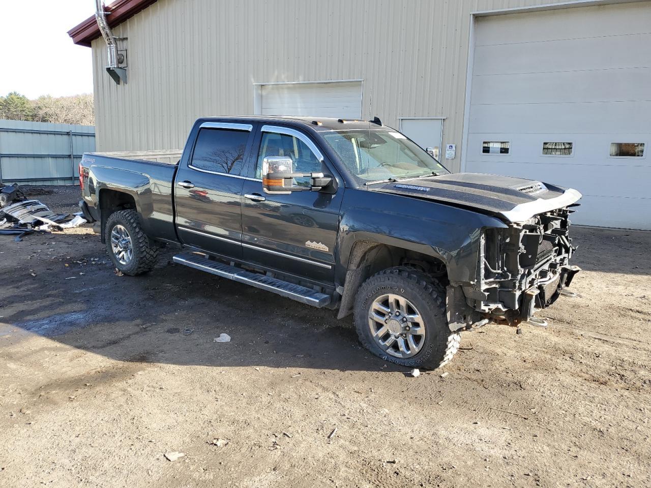 2017 CHEVROLET SILVERADO - Image 4