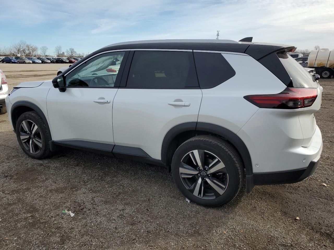 2024 NISSAN ROGUE SL - Image 2
