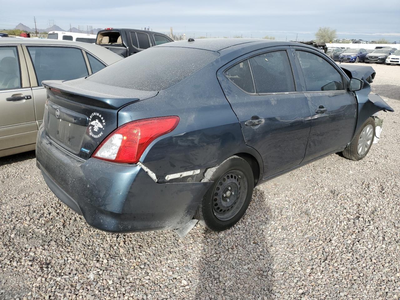 2016 NISSAN VERSA S - Фото 3