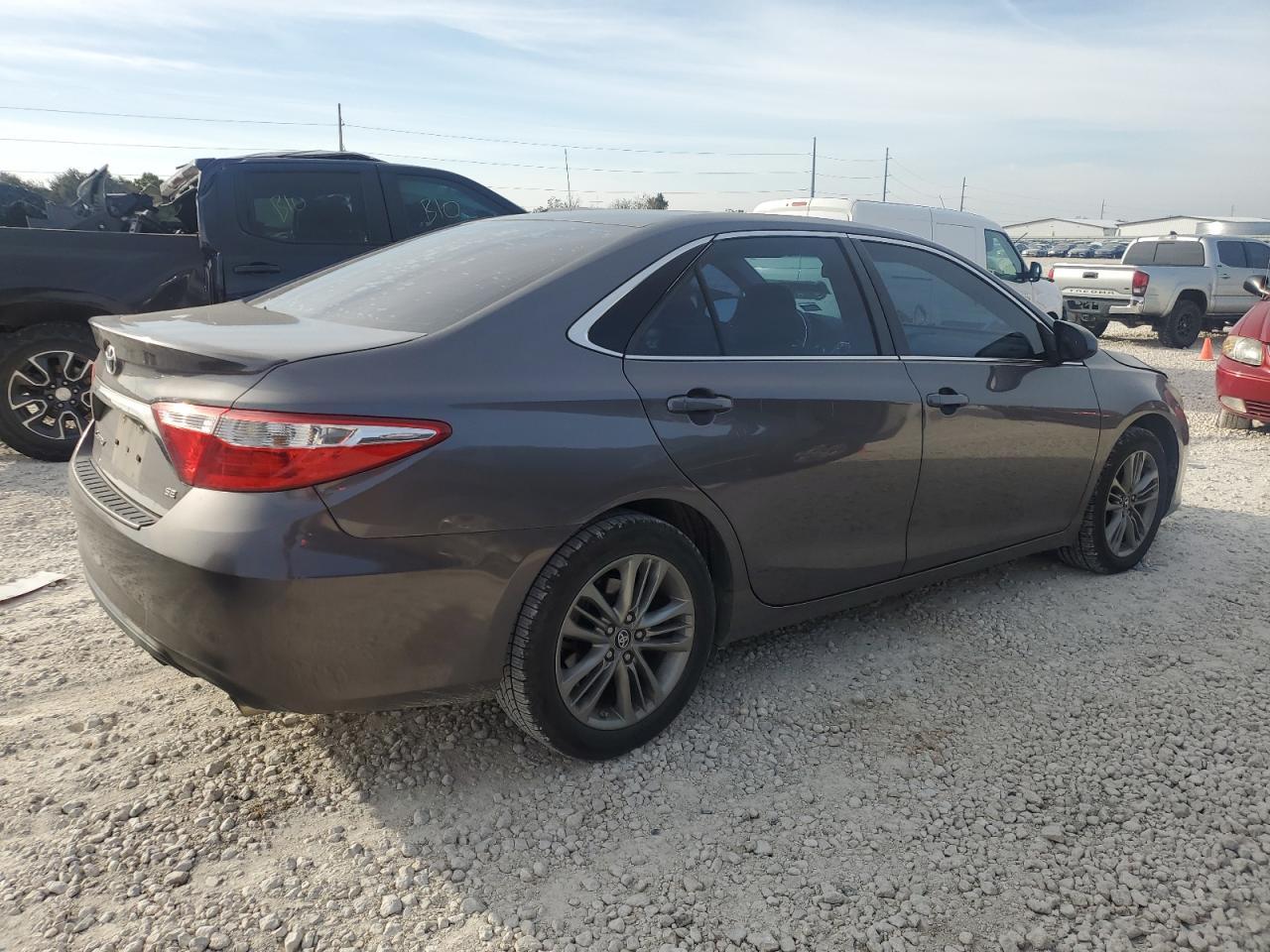 2016 TOYOTA CAMRY LE - Фото 3