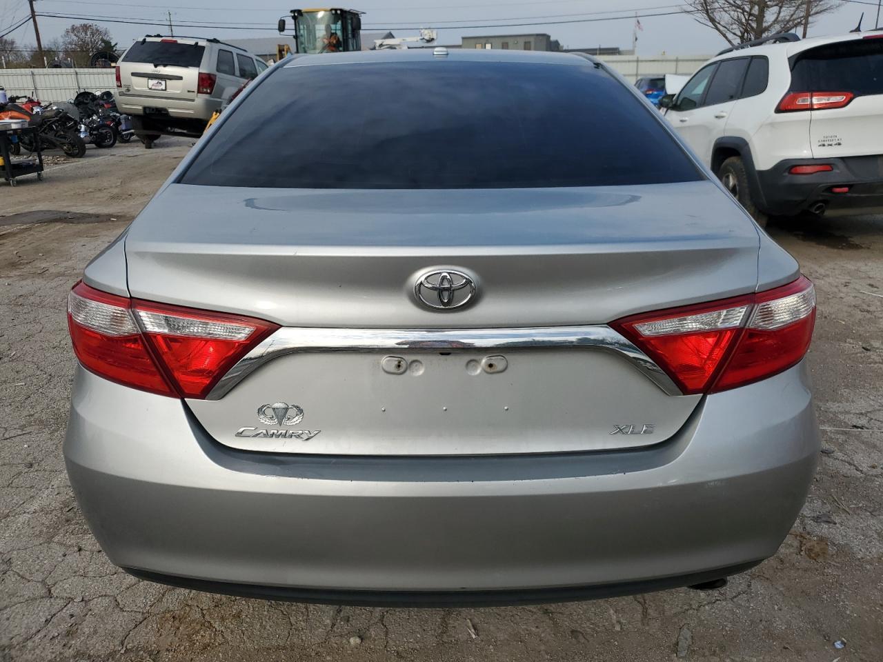 2016 TOYOTA CAMRY LE - Фото 6