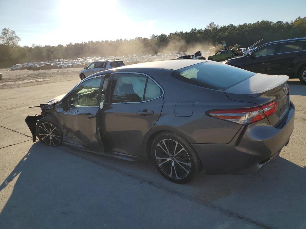 2018 TOYOTA CAMRY L - Фото 2