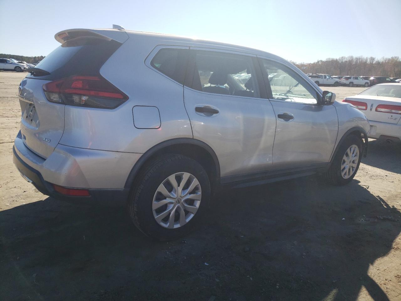 2017 NISSAN ROGUE S - Фото 3