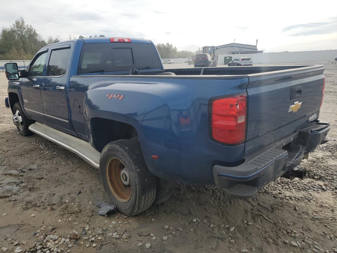 2018 CHEVROLET SILVERADO - Image 2