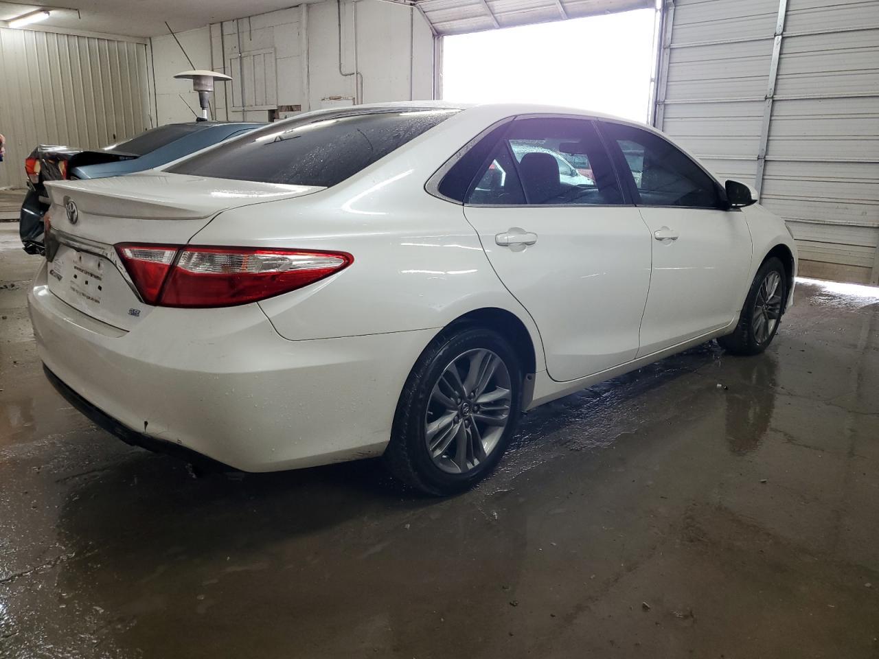 2017 TOYOTA CAMRY LE - Фото 3