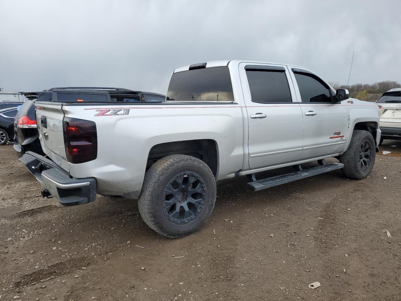 2017 CHEVROLET SILVERADO - Фото 3