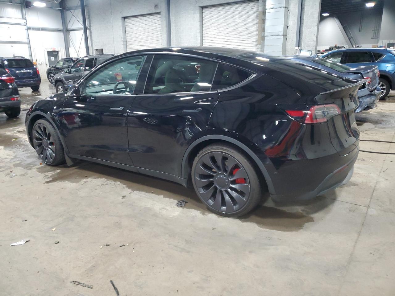 2023 TESLA MODEL Y - Фото 2