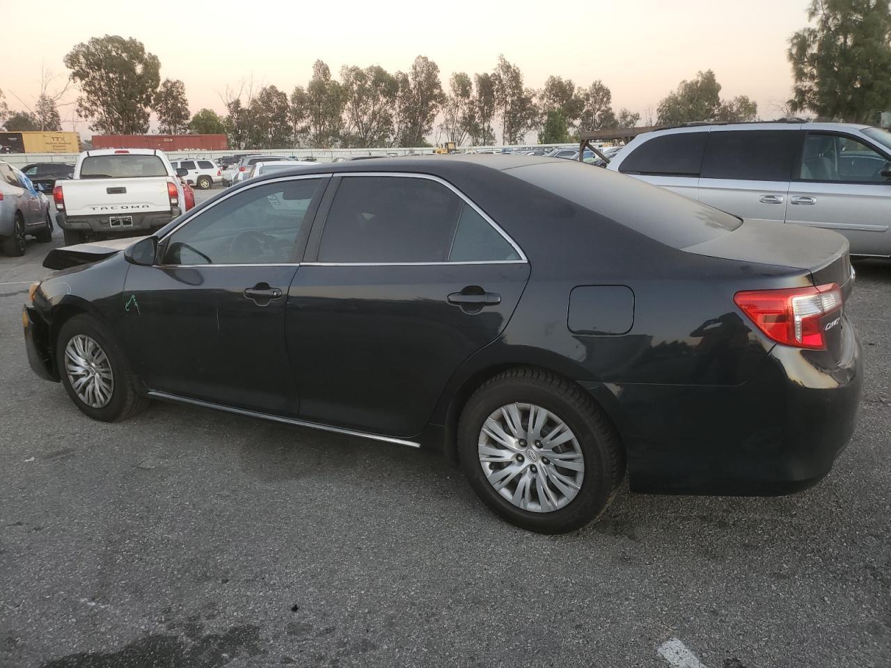 2014 TOYOTA CAMRY L - Фото 2