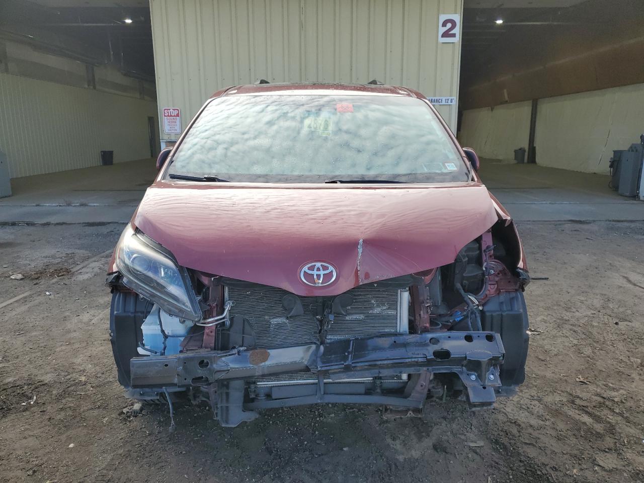 2015 TOYOTA SIENNA SPO - Фото 5